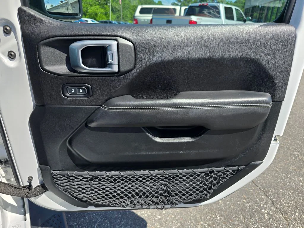 Certified Used 2020 White Jeep Overland image 47