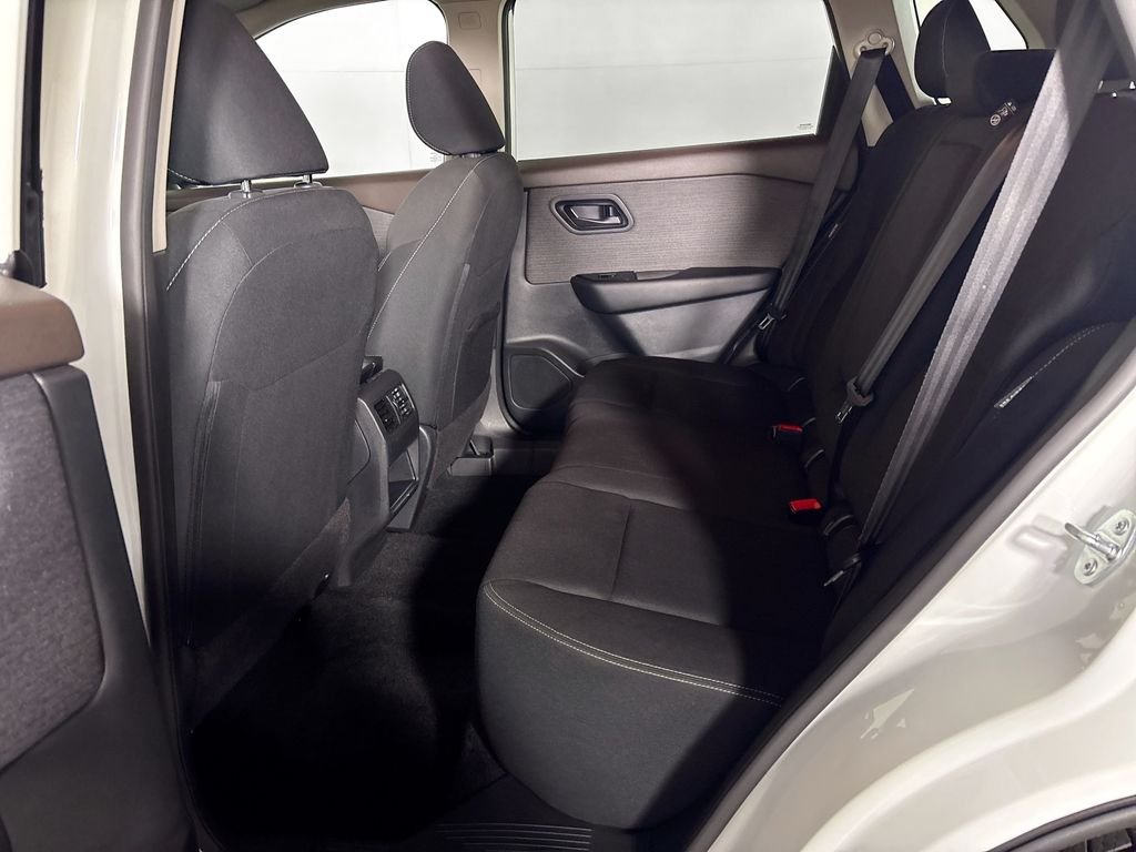 Used 2023 Glacier White Nissan S image 19