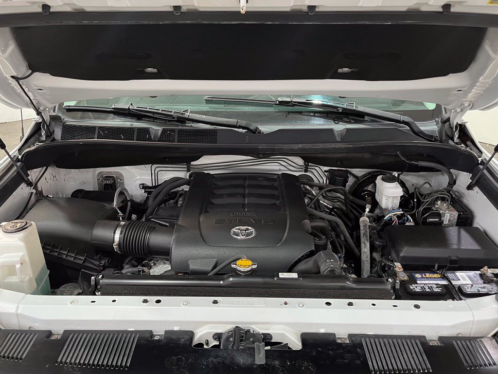 Used 2017 Super White Toyota SR5 image 6