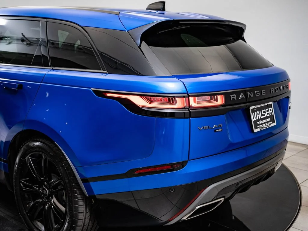 Used 2022 SVO Premium Palette Blue Land Rover R-Dynamic HSE image 19
