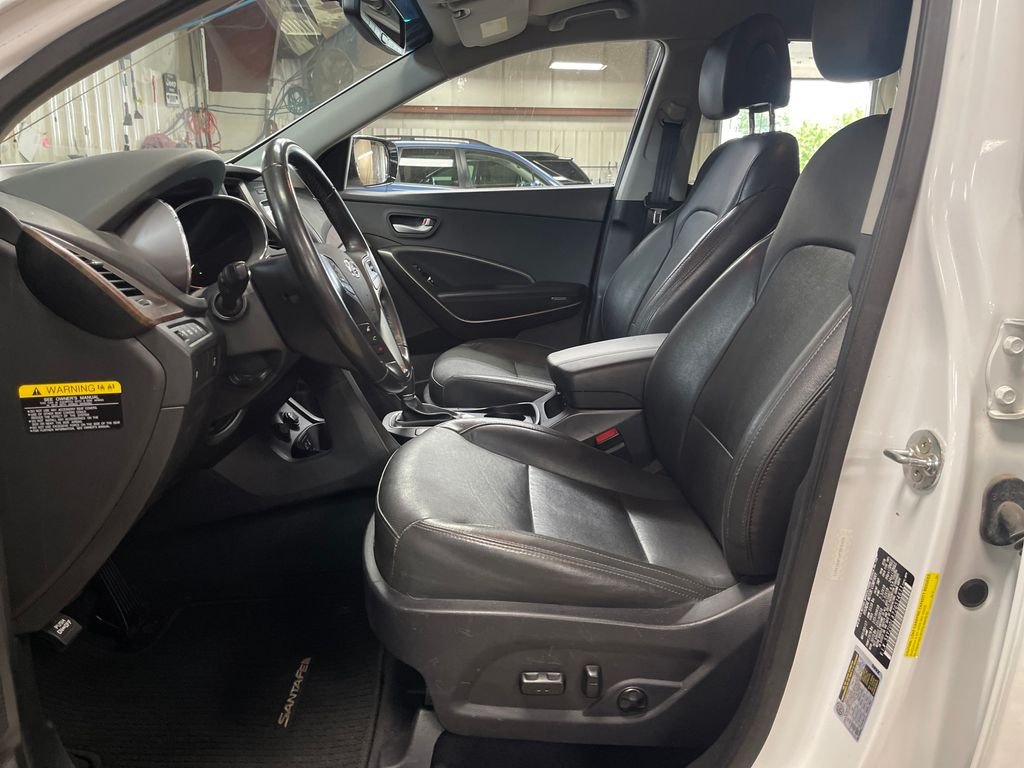 Used 2018 White Hyundai 2.0T image 14