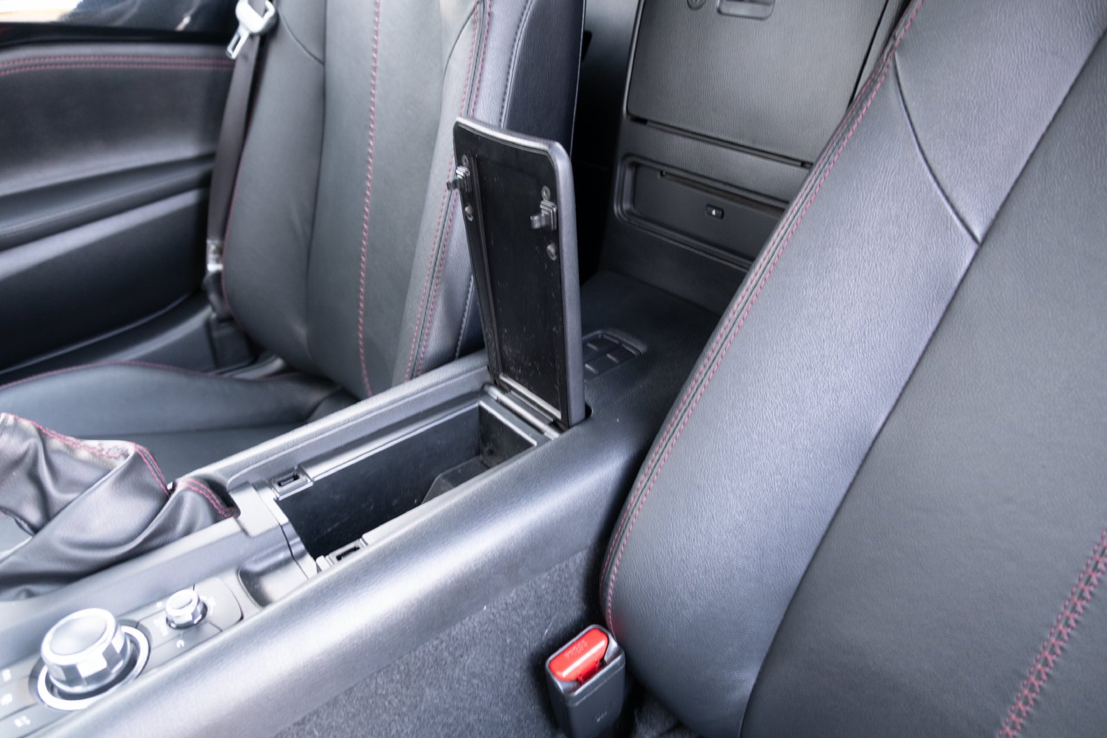 Used 2018  Mazda Grand Touring image 7