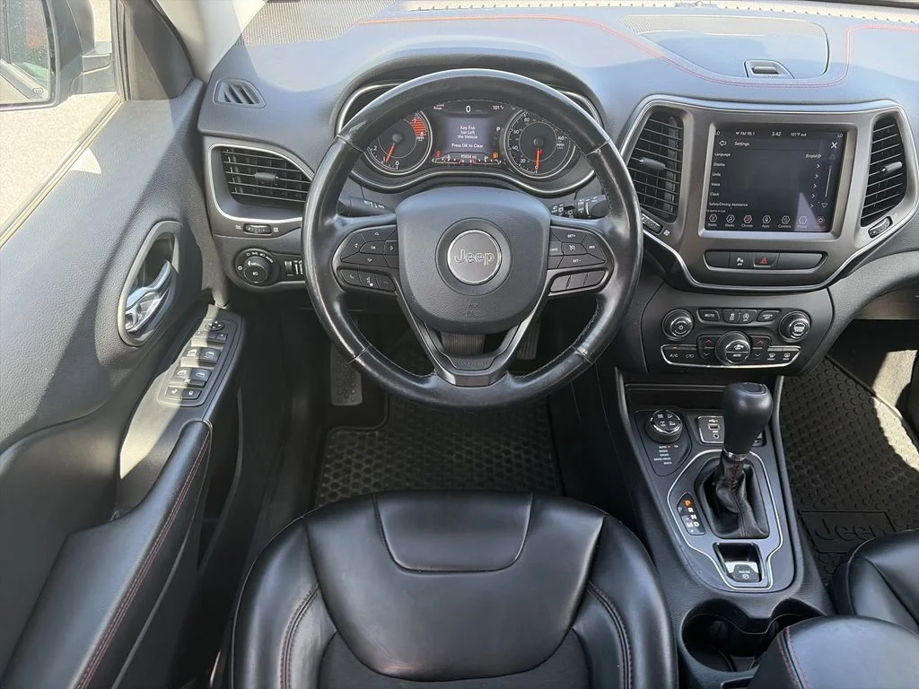 Used 2019 Gray Jeep Trailhawk image 16