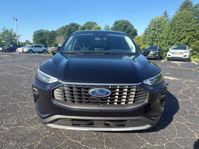 Used 2023 Black Ford Active image 2