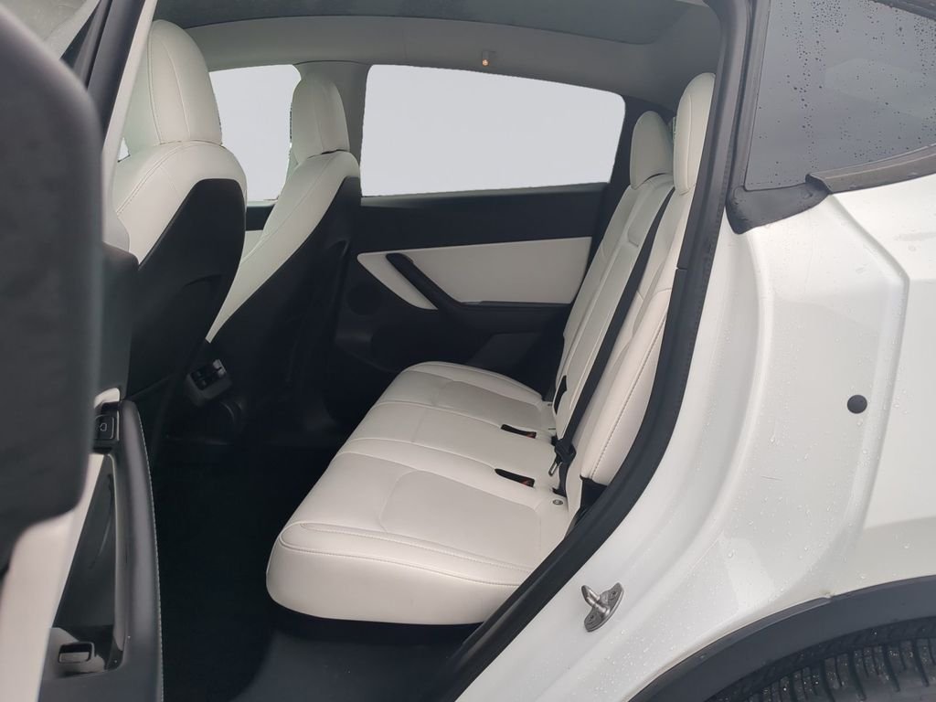 Used 2021 White Tesla Long Range image 17