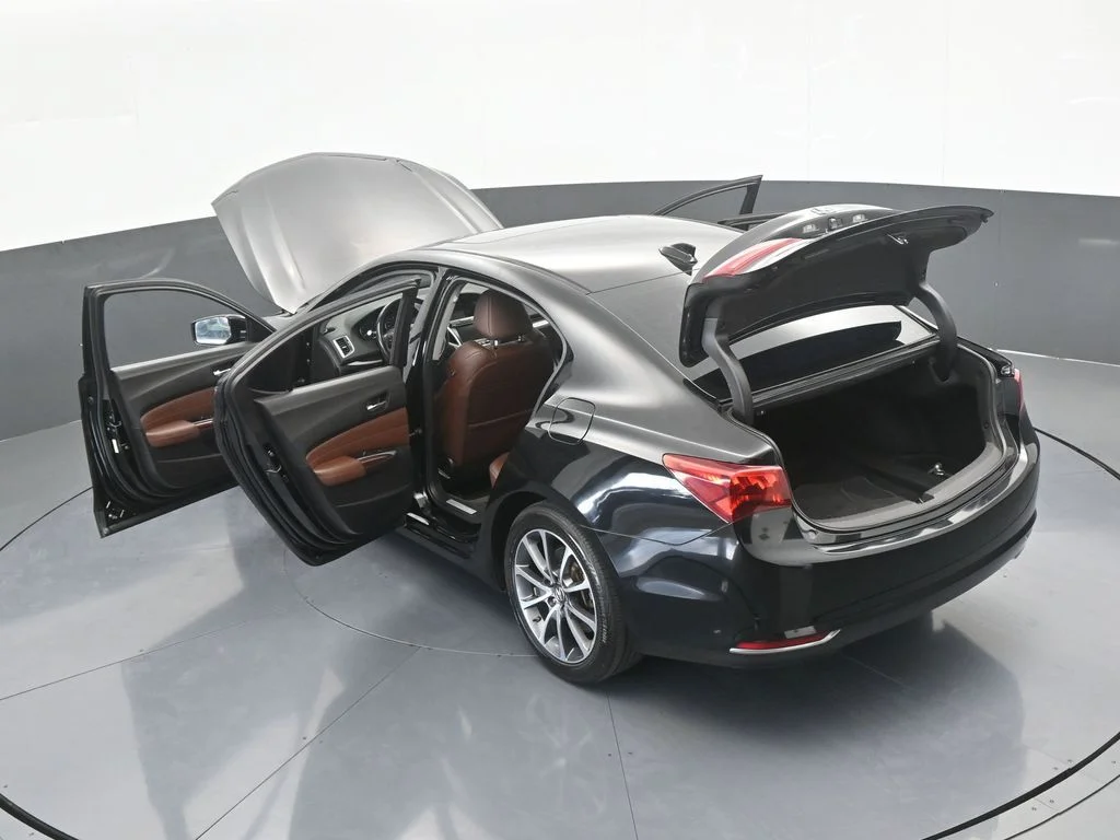 Used 2017 Black Acura V6 image 69