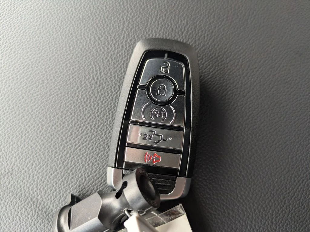 New 2026 Carbonized Gray Metallic Ford Lariat image 35