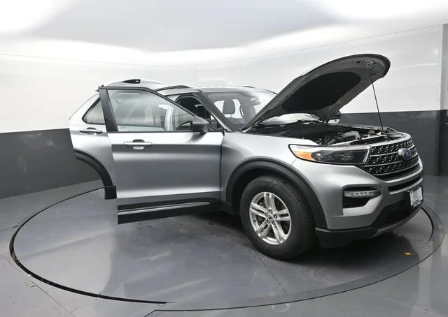 Used 2024 Silver Ford XLT image 30