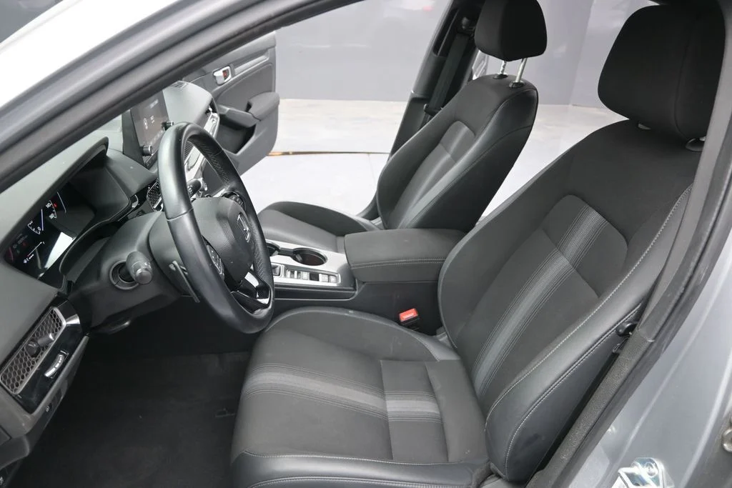 Used 2024  Honda Sport image 11