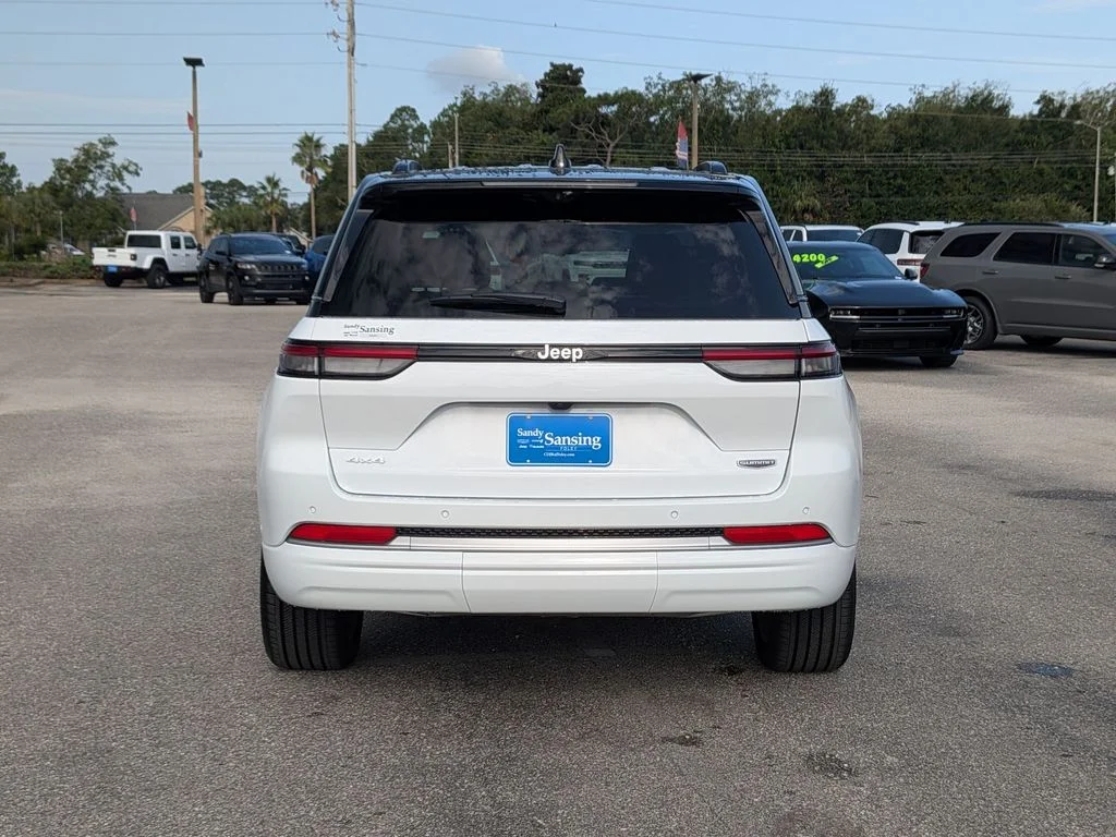 Used 2026 White Jeep Summit image 4