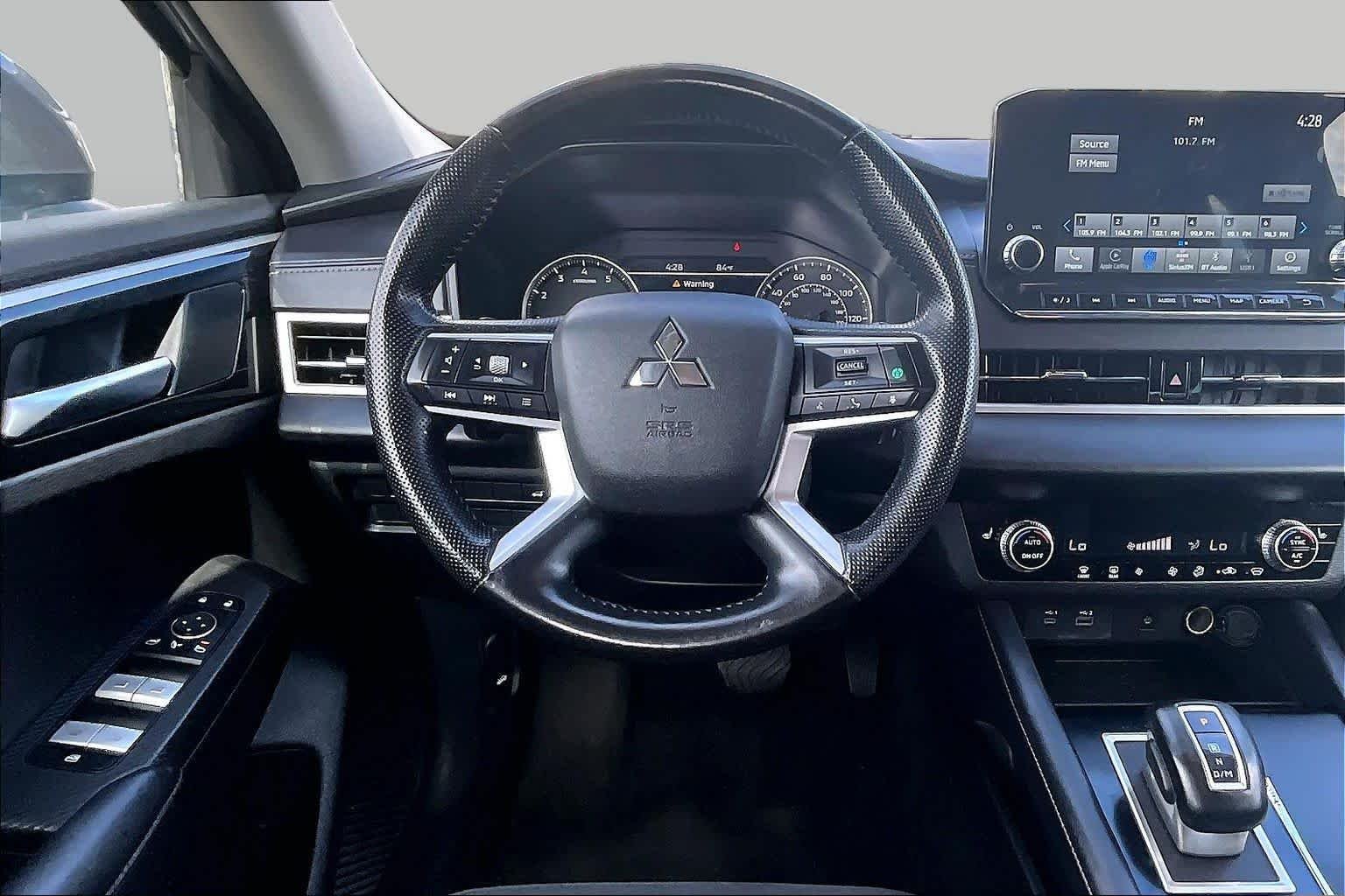 Used 2024 Mercury Gray Metallic Mitsubishi SE image 5