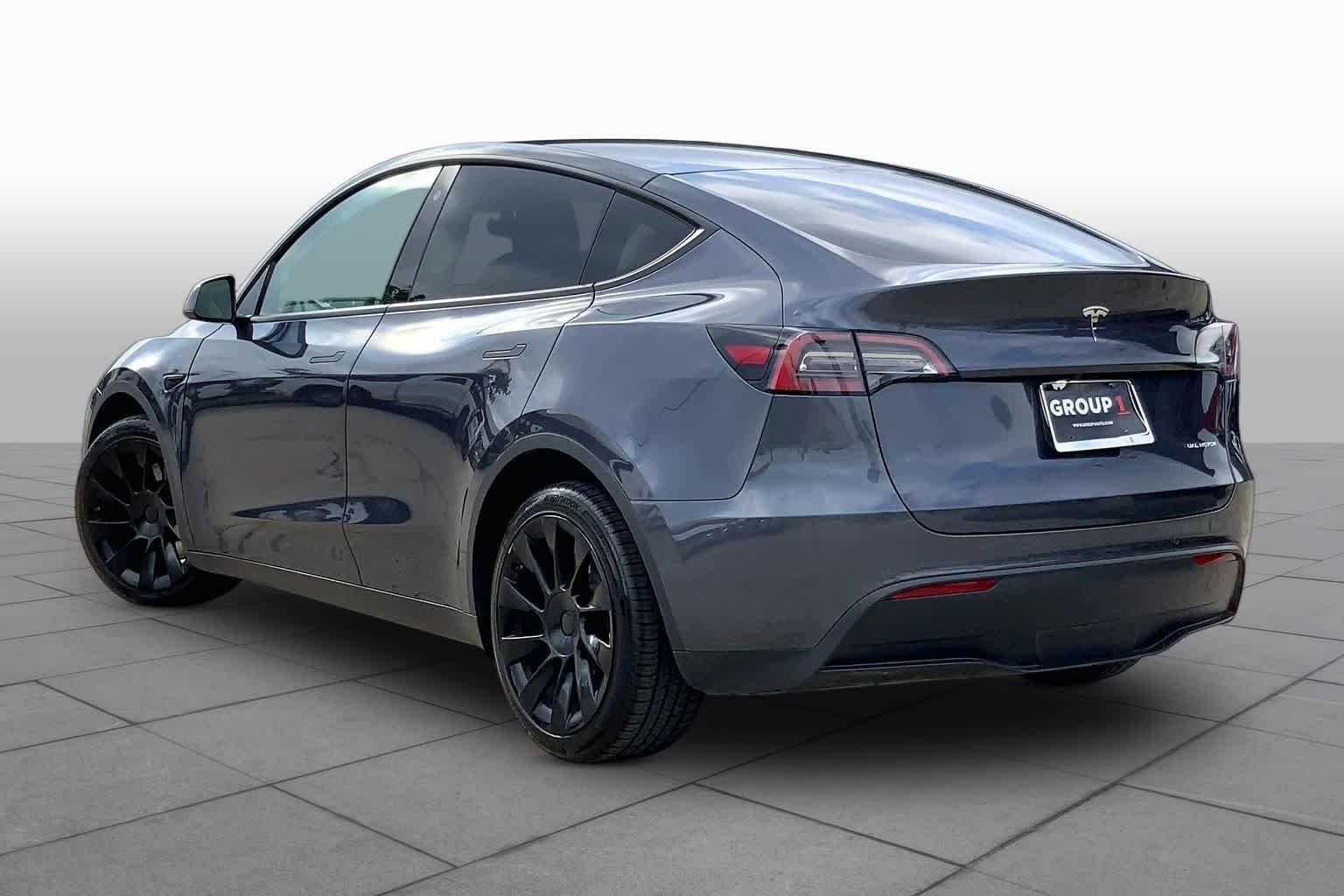 Used 2022 Midnight Silver Metallic Tesla Long Range image 11