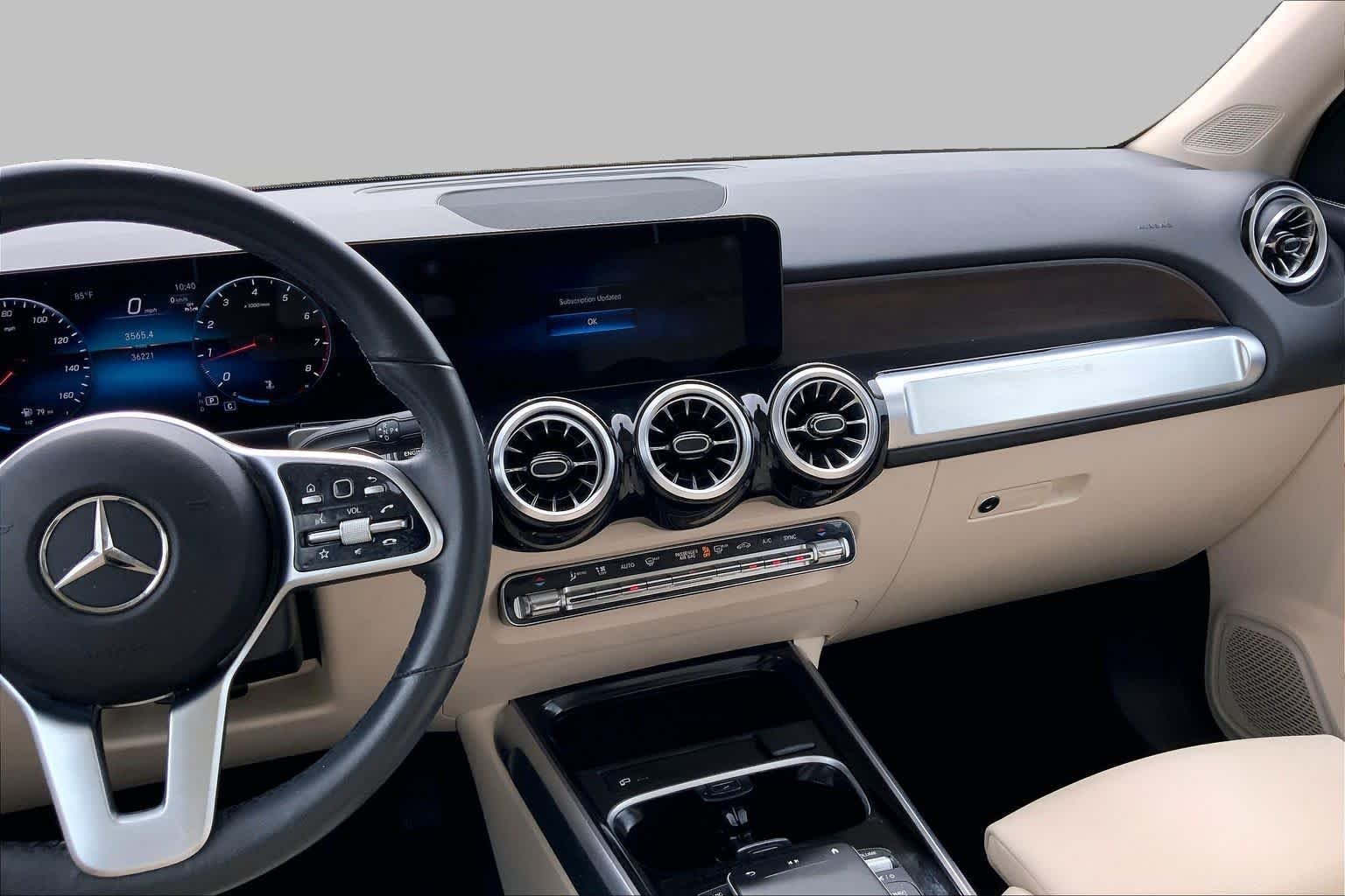 Used 2023 Polar White Mercedes-Benz GLB 250 image 7