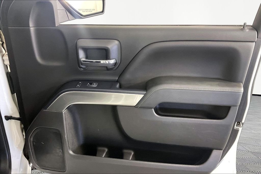 Used 2019 White Chevrolet LT image 25