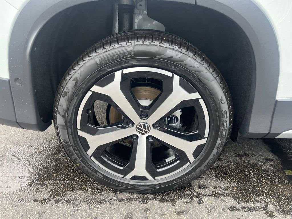 New 2026 White/off-white Volkswagen 2.0T SE image 28
