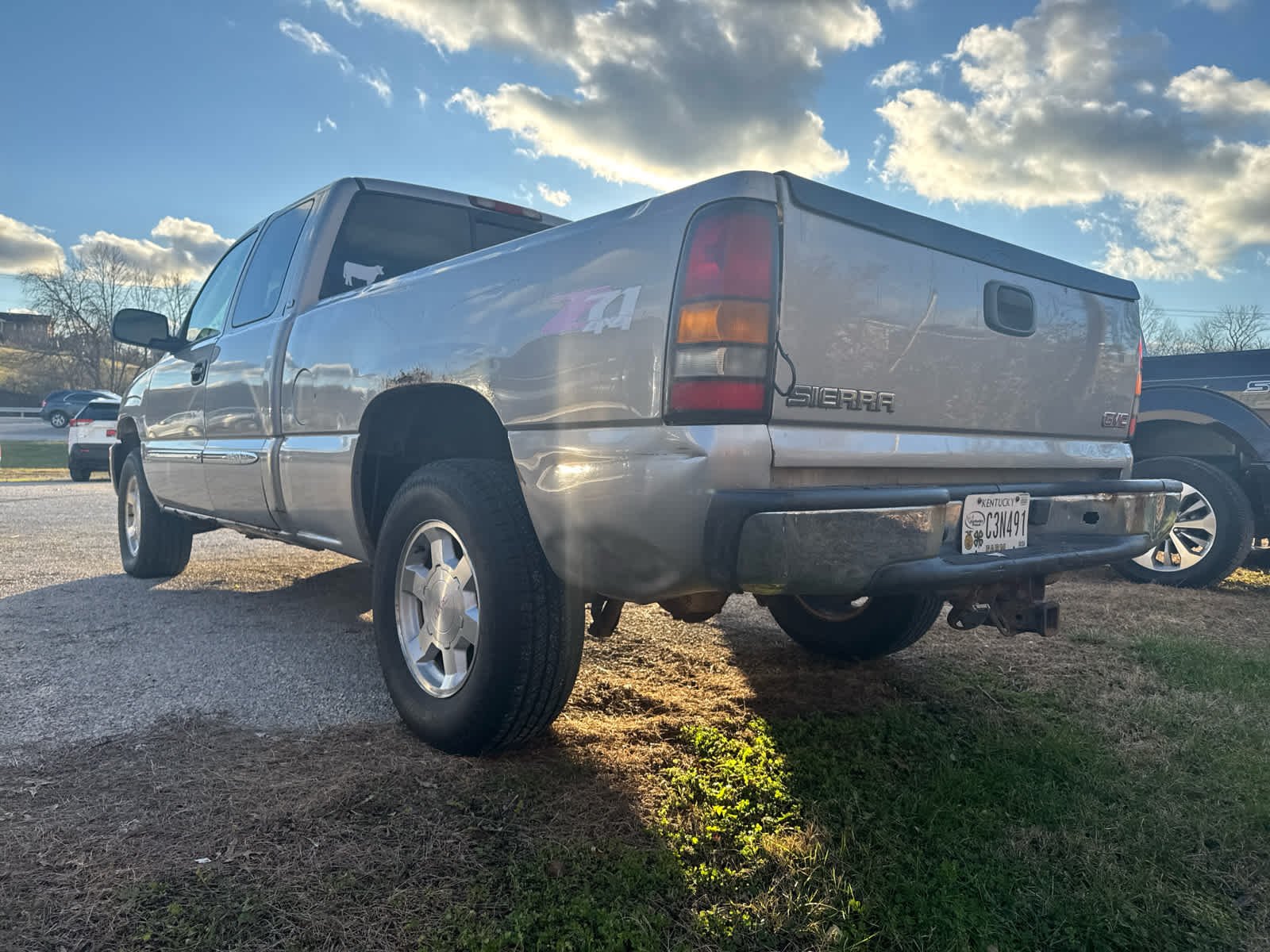 Used 2005 GMC Sierra 1500 SLE with VIN 2GTEK19B751281073 for sale in Mount Sterling, KY