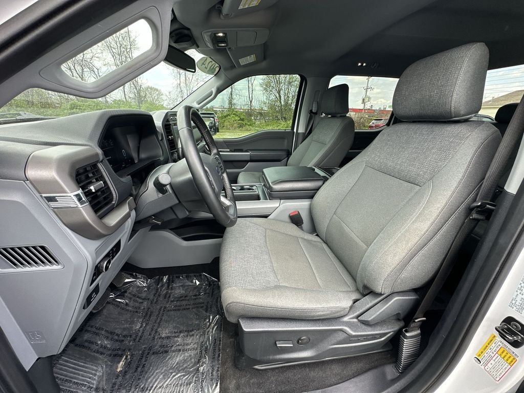 Used 2024 White Ford XLT image 3