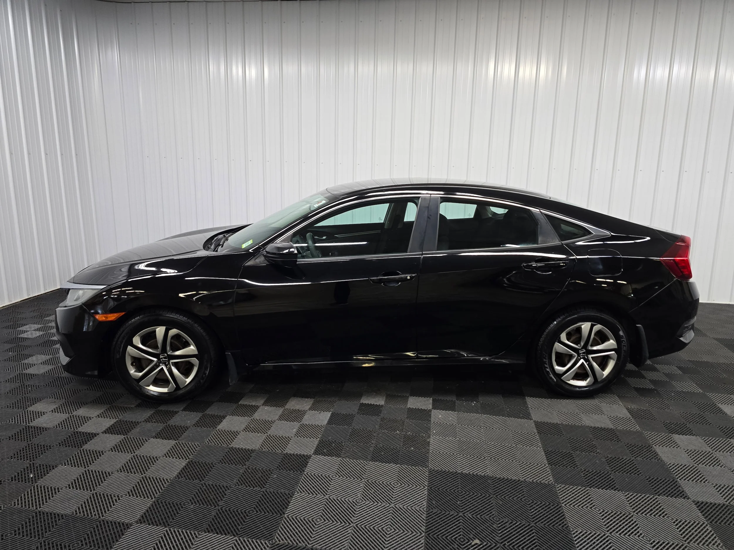 Used 2016 Black Honda LX image 5