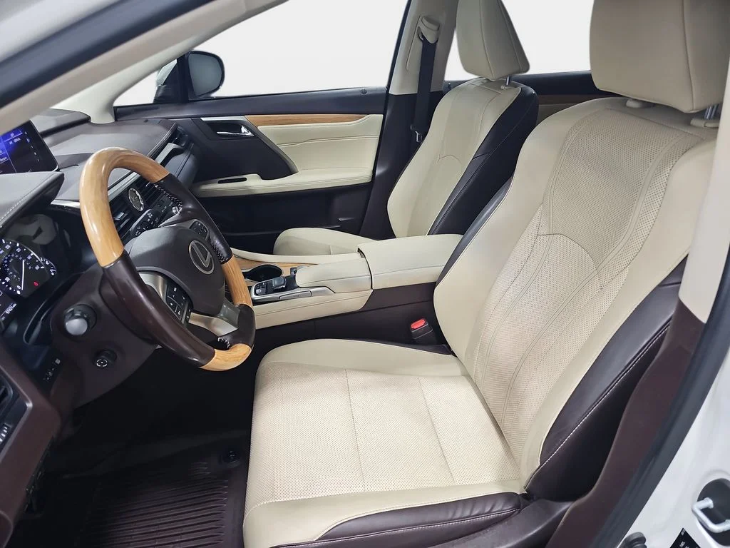 Used 2018 White Lexus 350L image 17