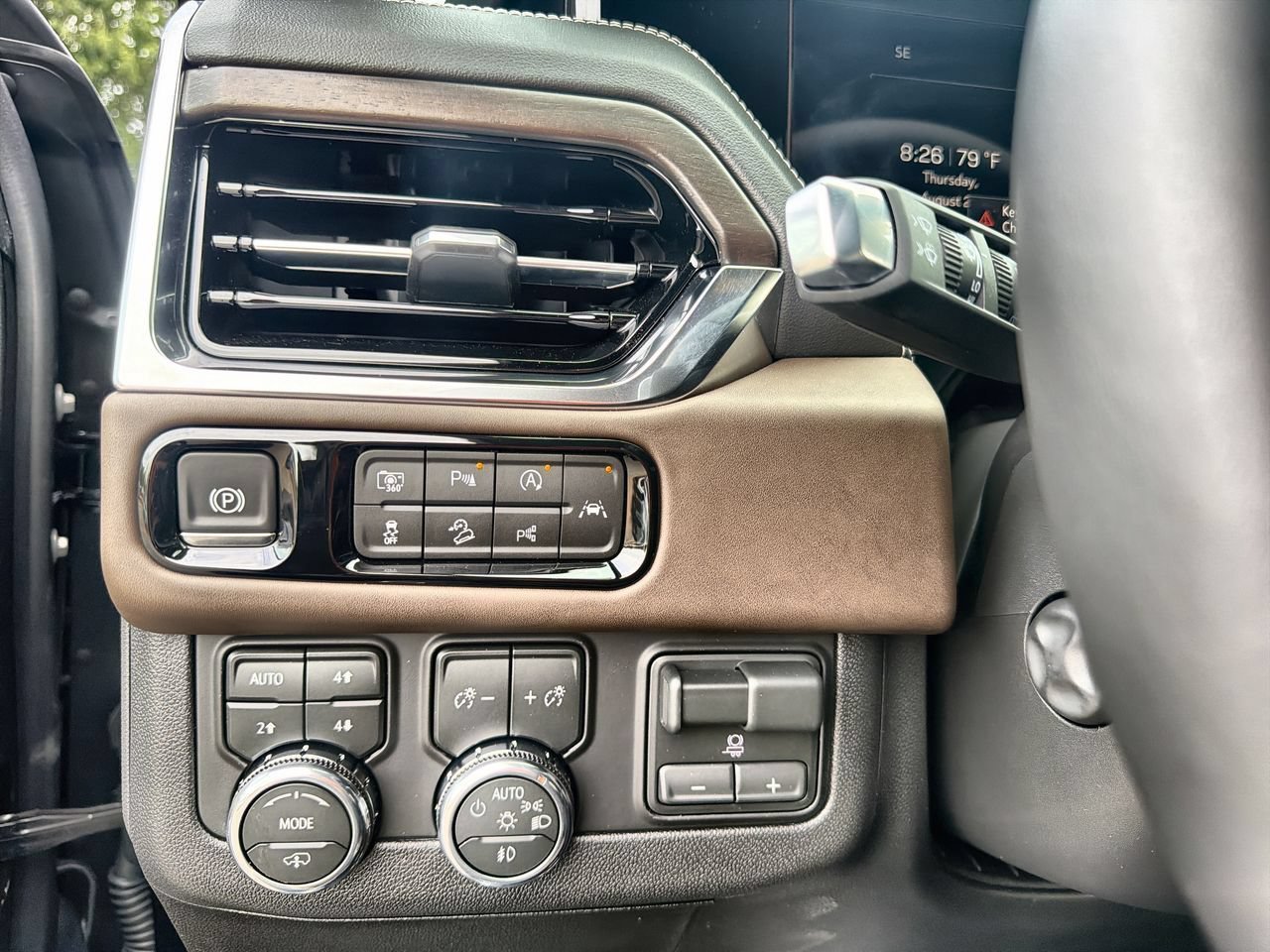 2026 GMC Yukon Denali Ultimate - Photo 15