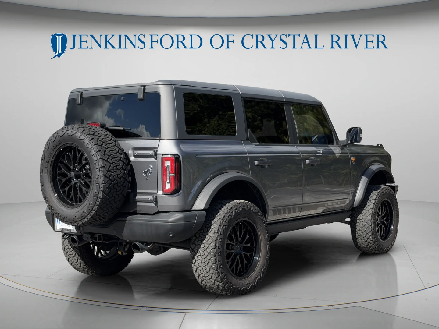 Used 2024 Carbonized Gray Metallic Ford Badlands image 3