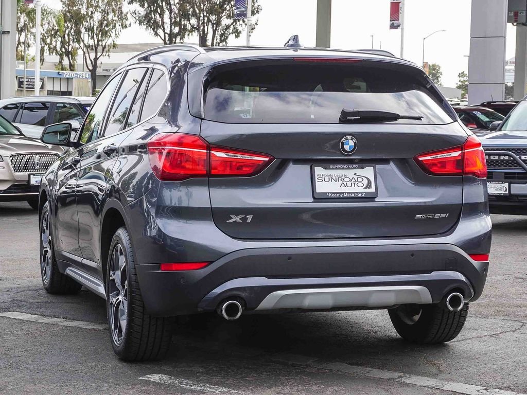Used 2021 Gray BMW sDrive28i image 5