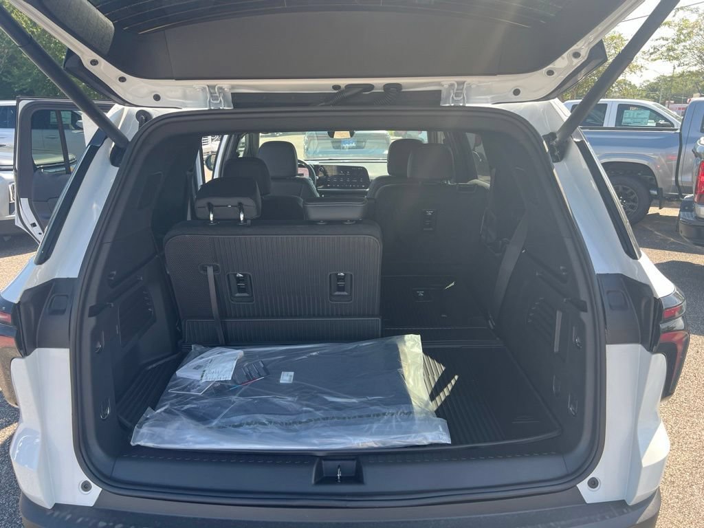 2026 Chevrolet Traverse LT - Photo 11