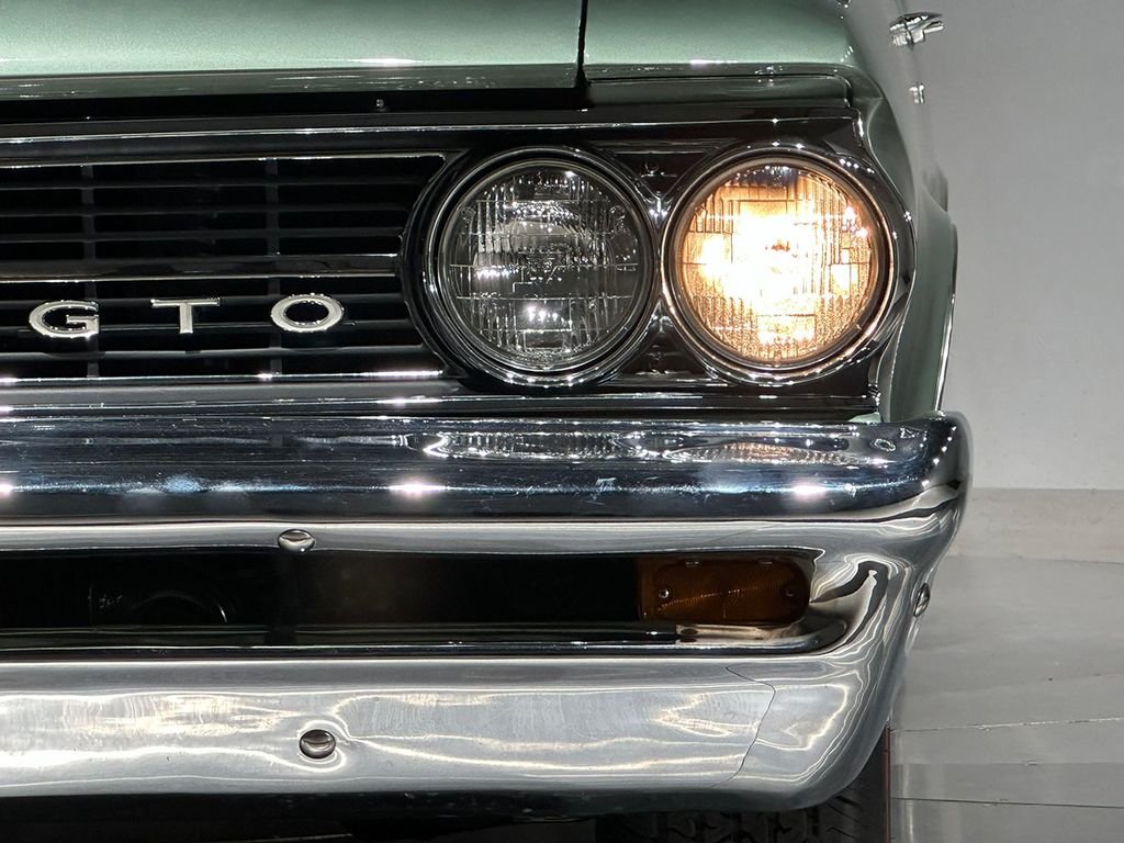 Used 1964 Green Pontiac  image 33