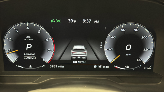 Used 2025 Majestic White INFINITI LUXE image 17