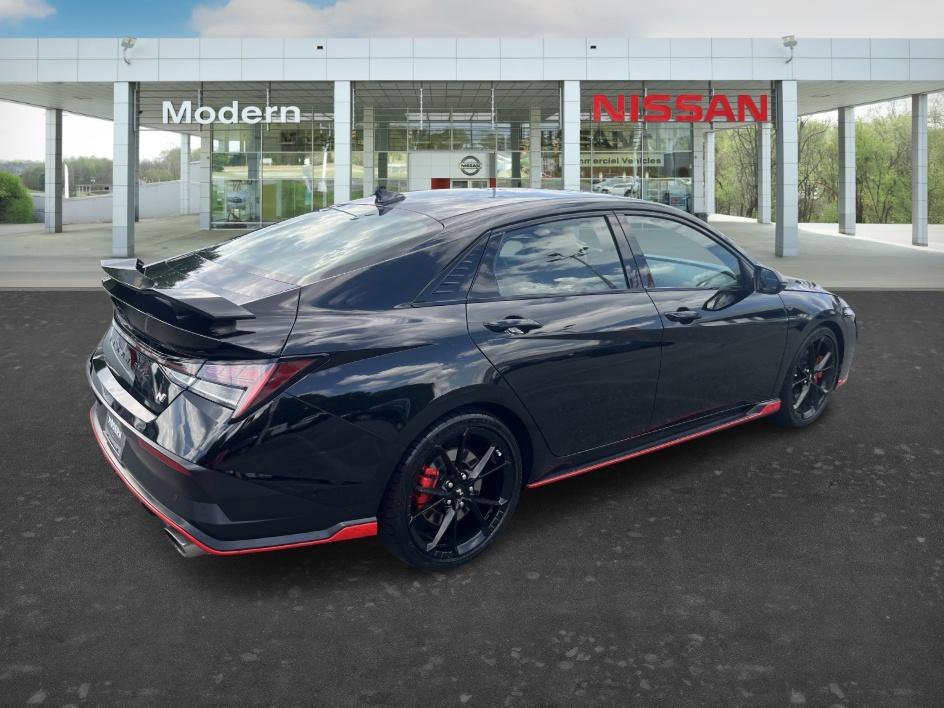 Used 2025 Abyss Black Hyundai Base image 3