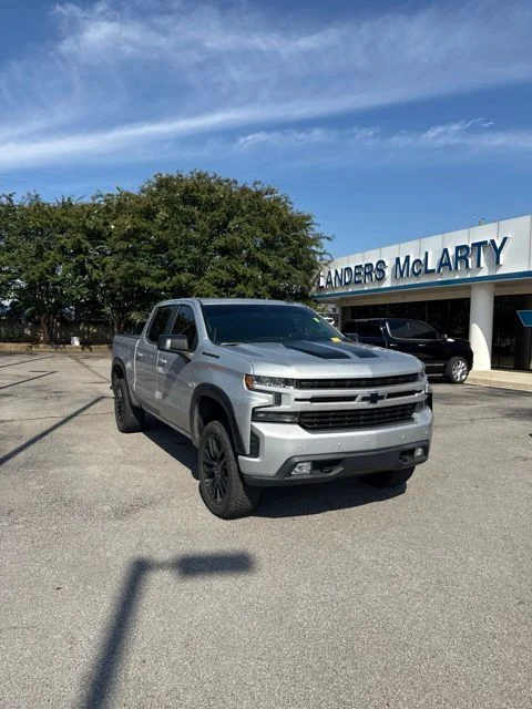 Used 2020 Silver Chevrolet RST image 3