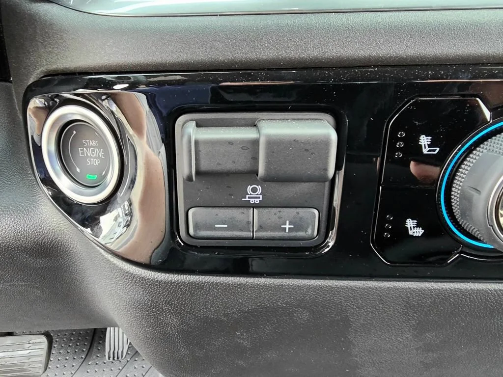 2025 Chevrolet Silverado 1500 Custom - Photo 40