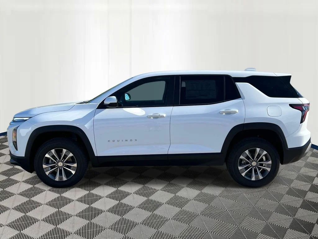 Used 2026 Summit White Chevrolet LT image 2