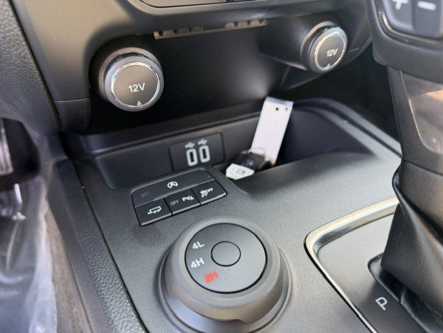 Used 2020 Silver Metallic Ford LARIAT image 19