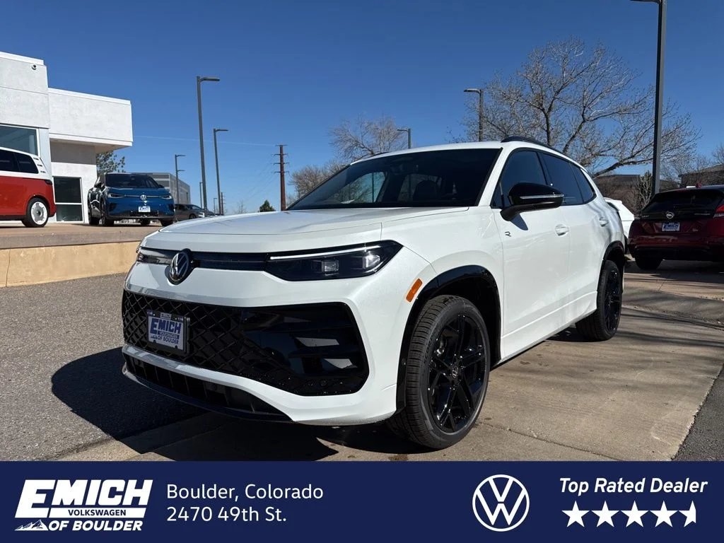 2026 Volkswagen Tiguan 2.0T SE R-Line Black 4Motion's photo