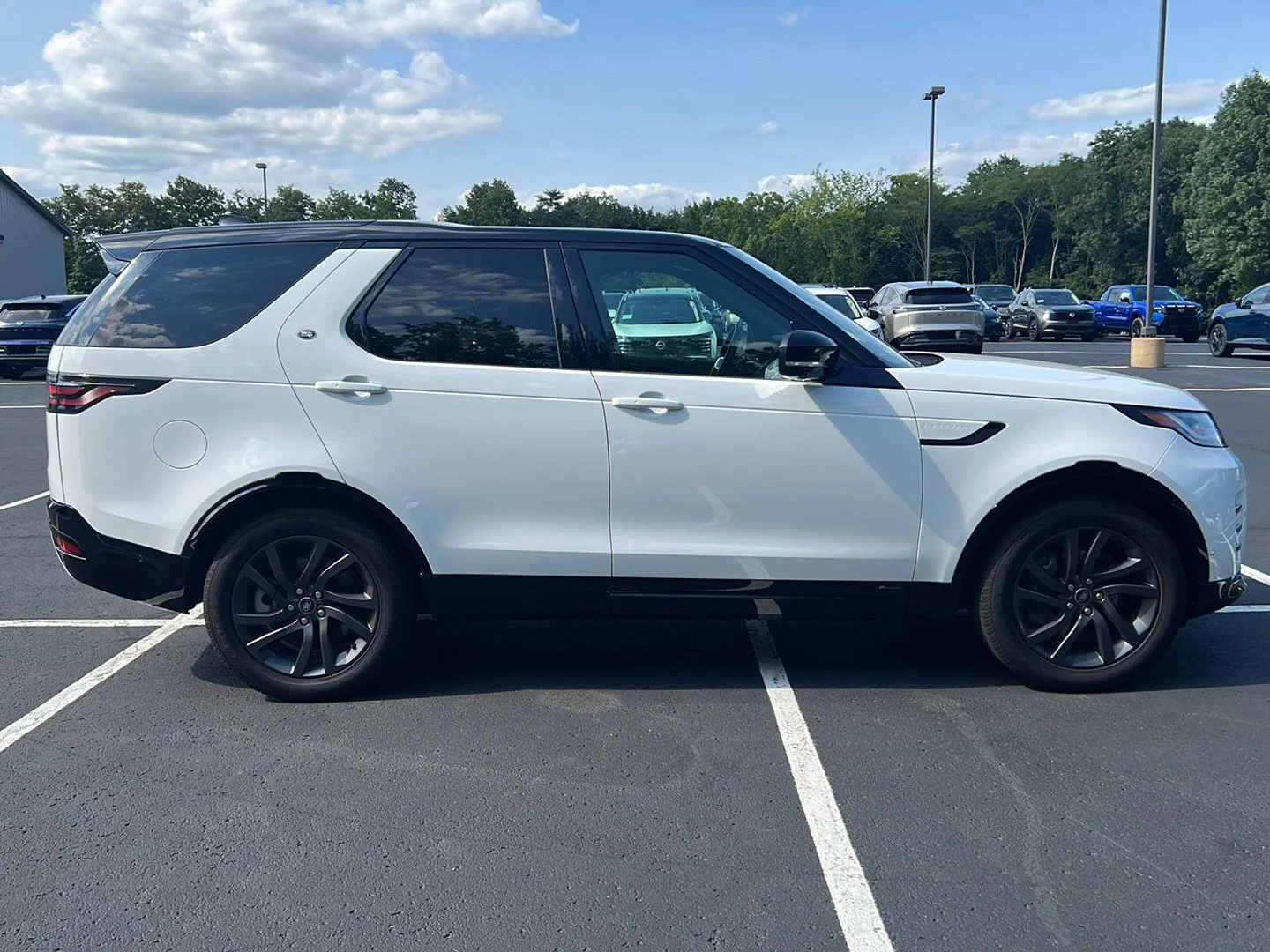 Certified Used 2022 Fuji White Land Rover S R-Dynamic image 6