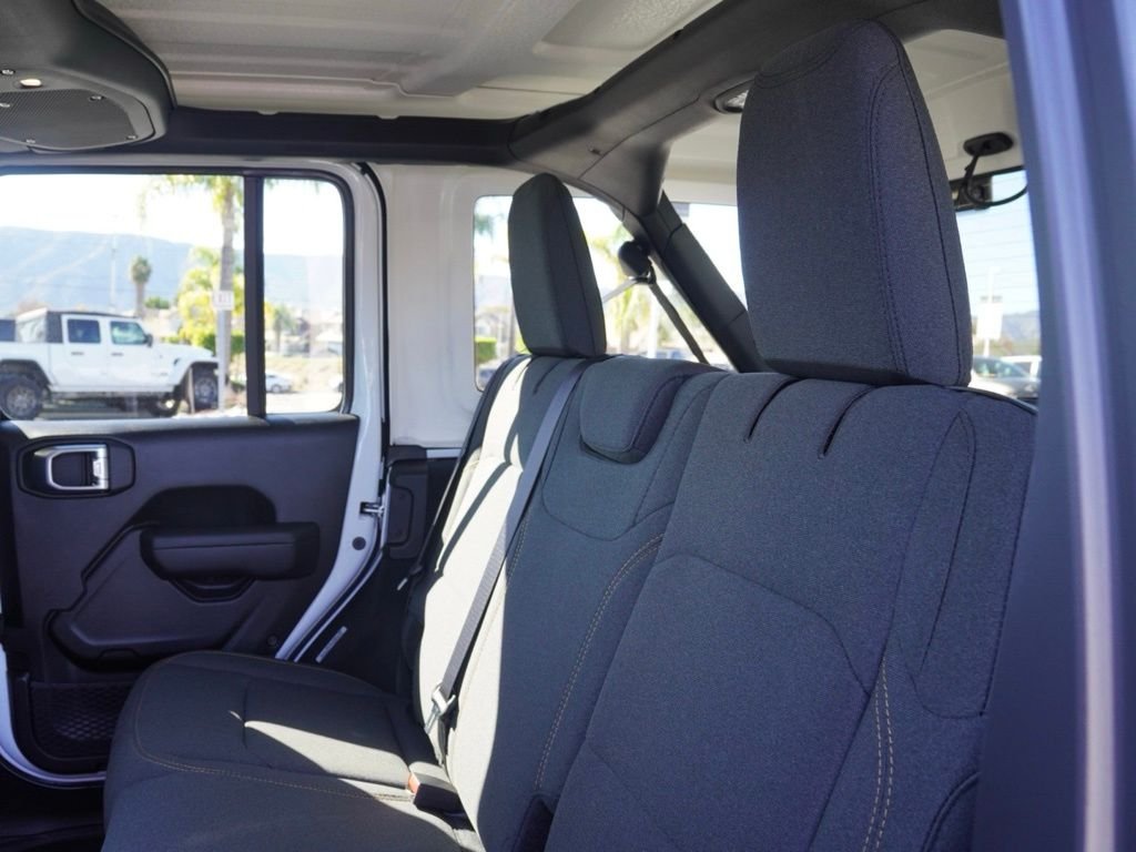 New 2026 Bright White Clear-Coat Exterior Paint Jeep Sport image 21