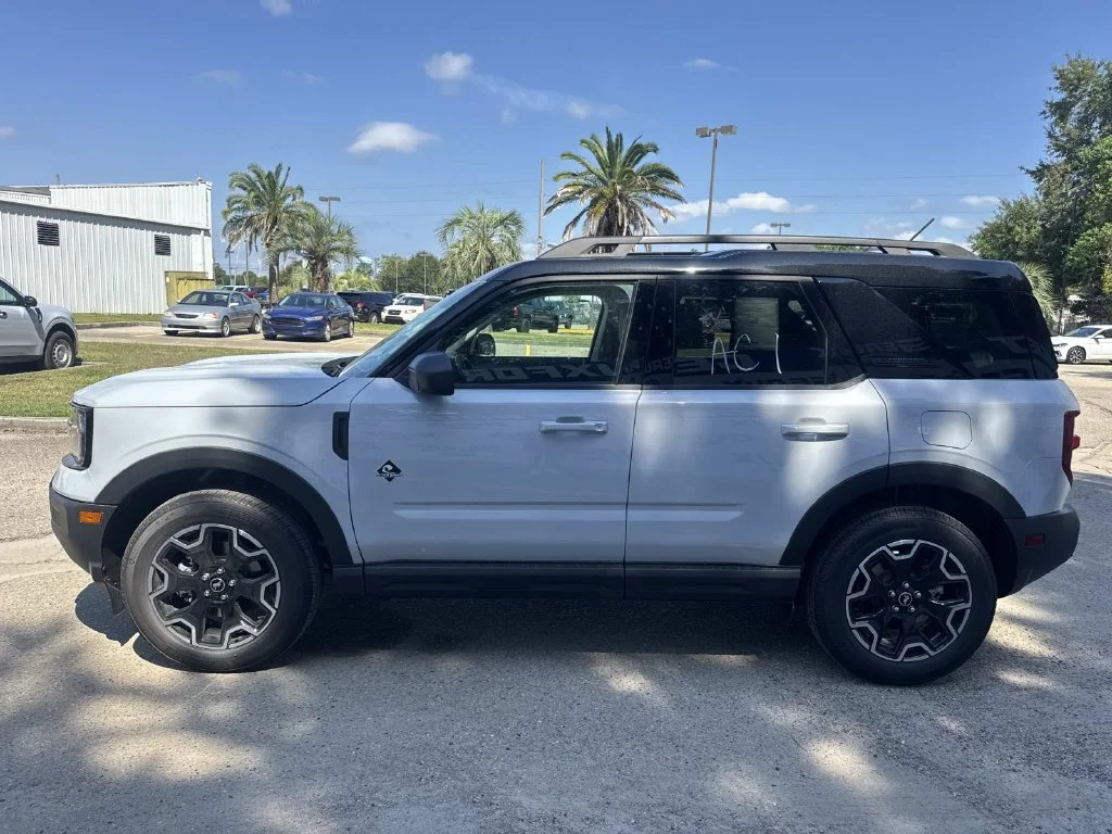 New 2026 Space White Metallic Ford Outer Banks® image 9