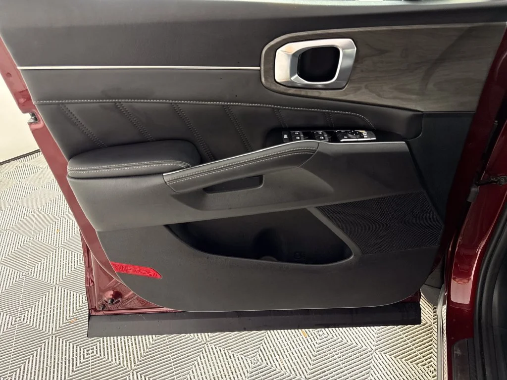 2025 Kia Sorento X-Line SX - Photo 10
