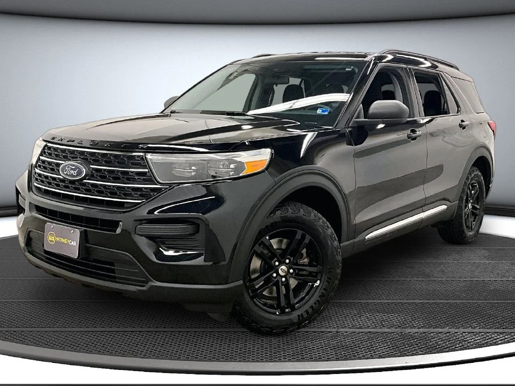 Used 2021 Black Ford XLT image 3