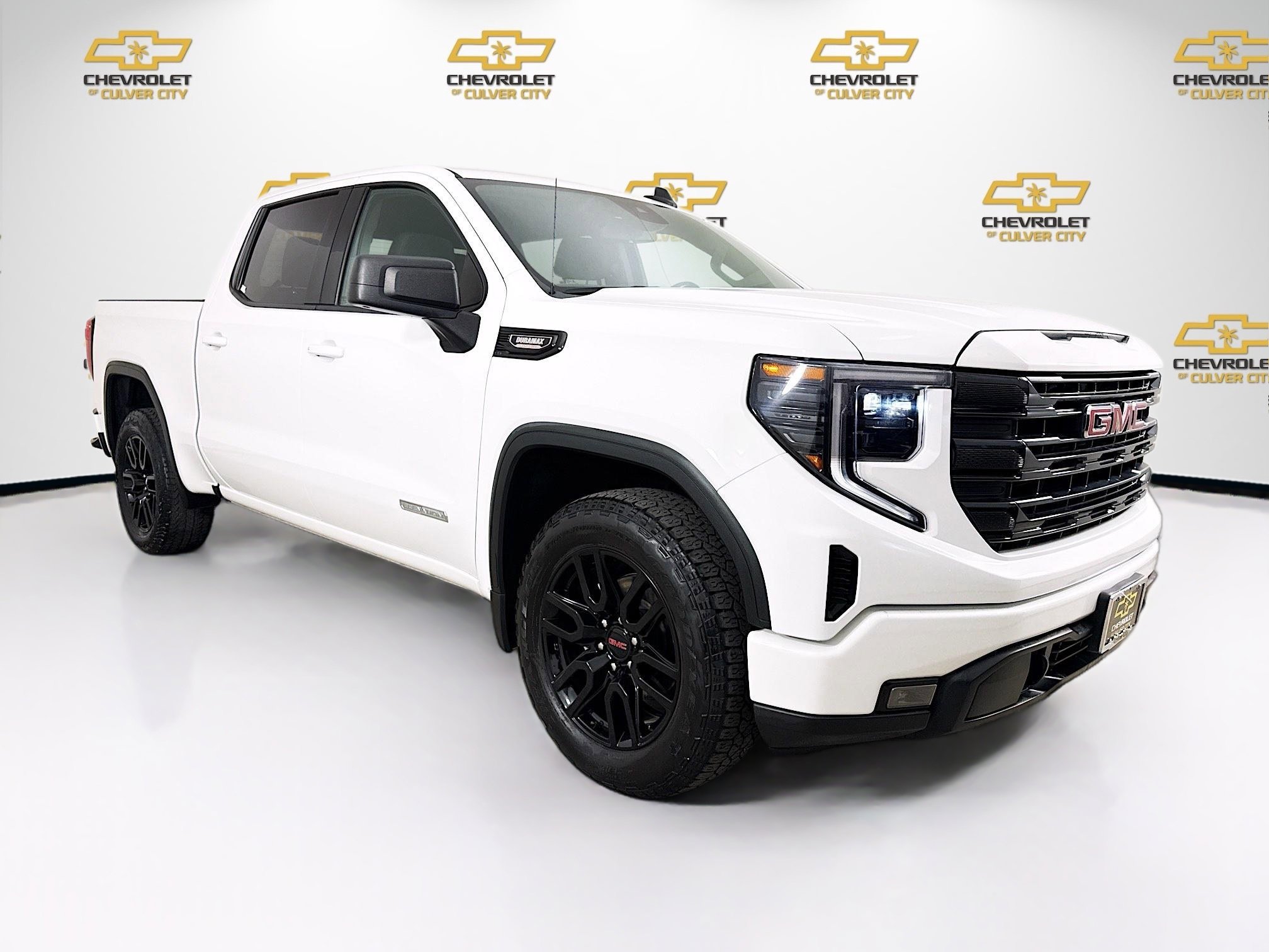 2022 GMC Sierra 2WD Crew Cab Short Box Elevation's photo