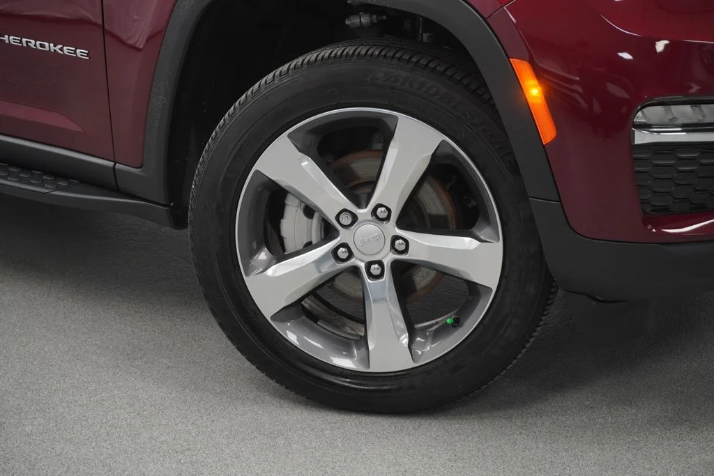 Used 2025 Red Jeep Limited image 4