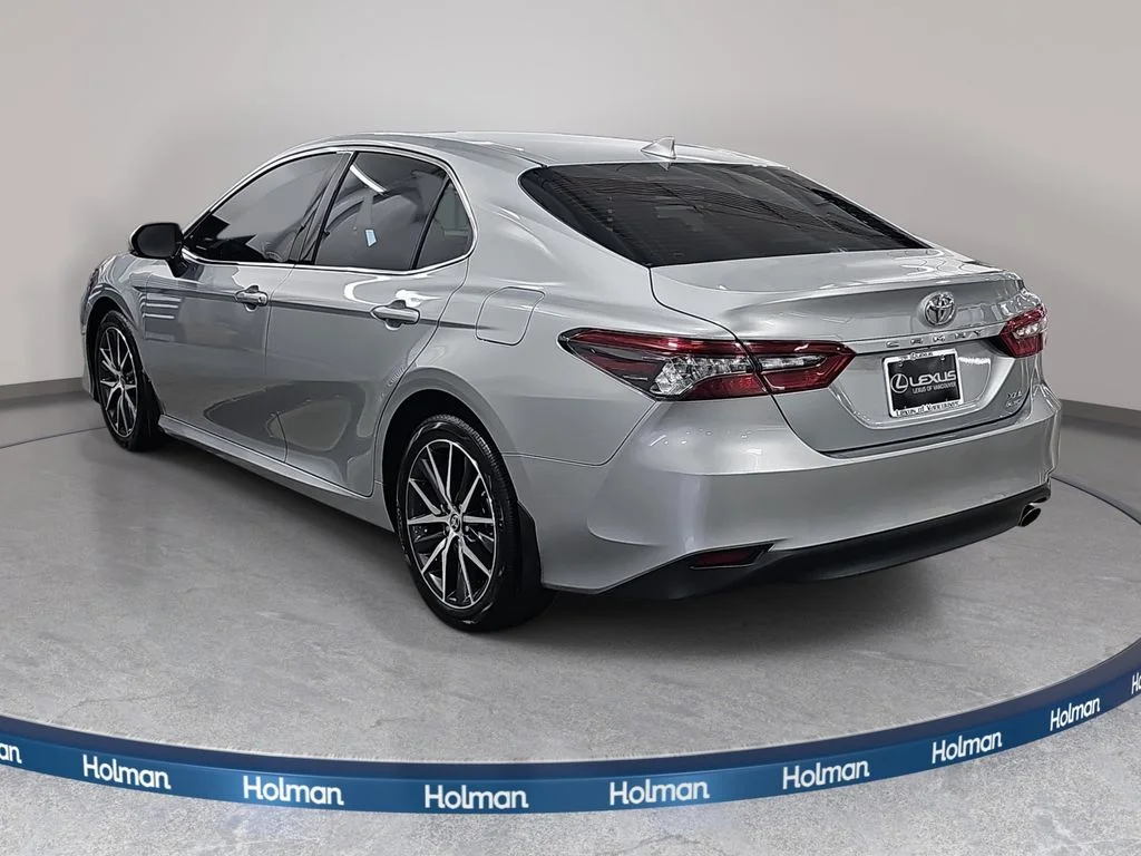 Used 2023 Silver Toyota XLE image 8