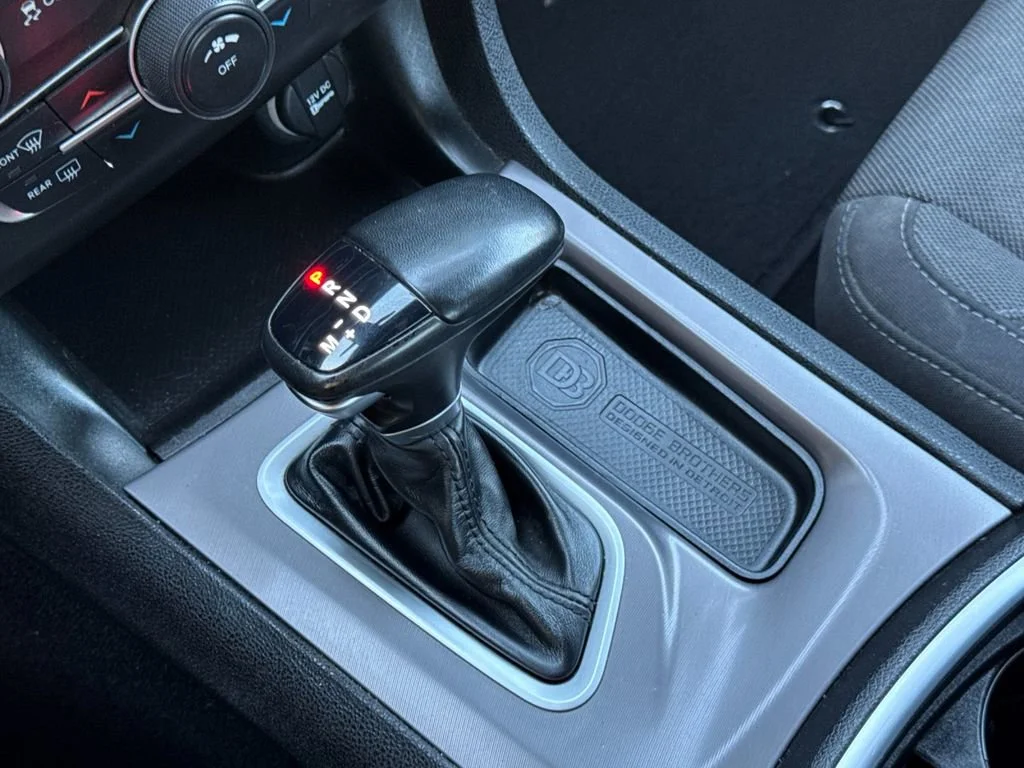 Used 2022 White Dodge SXT RWD image 22