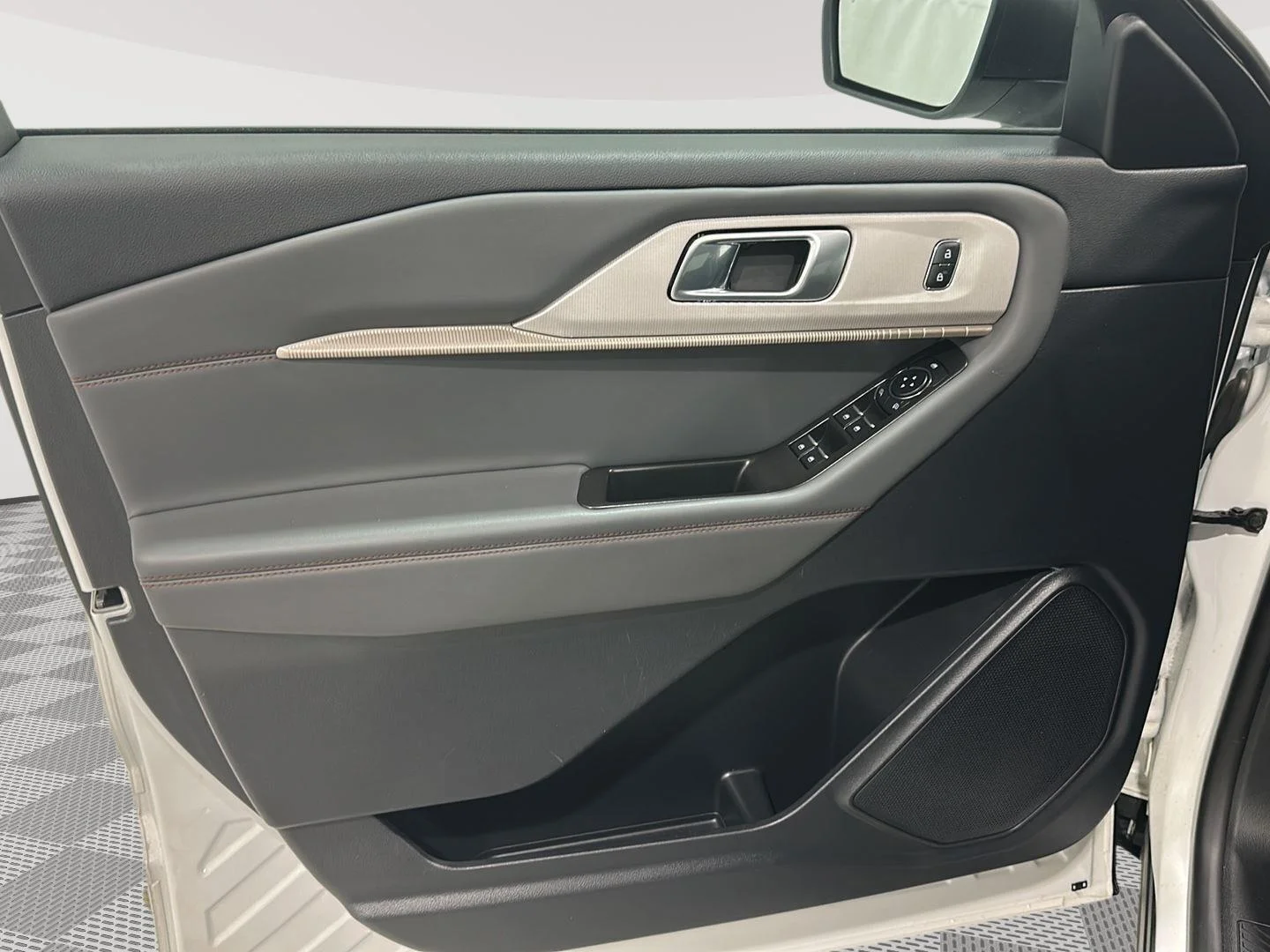 Used 2025 White Ford Active image 19
