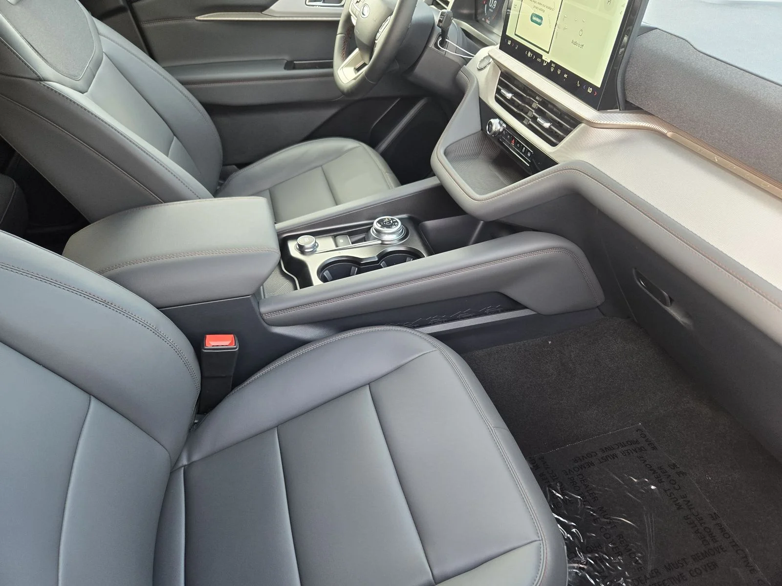 New 2026 Star White Metallic Tri-Coat Ford Active image 9