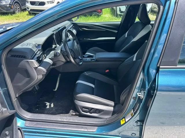 Used 2025 Ocean Gem Toyota SE image 5