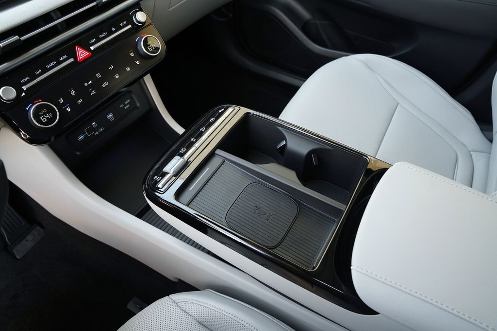 New 2026 Phantom Black Hyundai Limited image 54