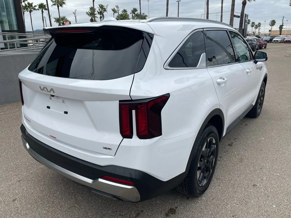 New 2026 White Kia S image 9