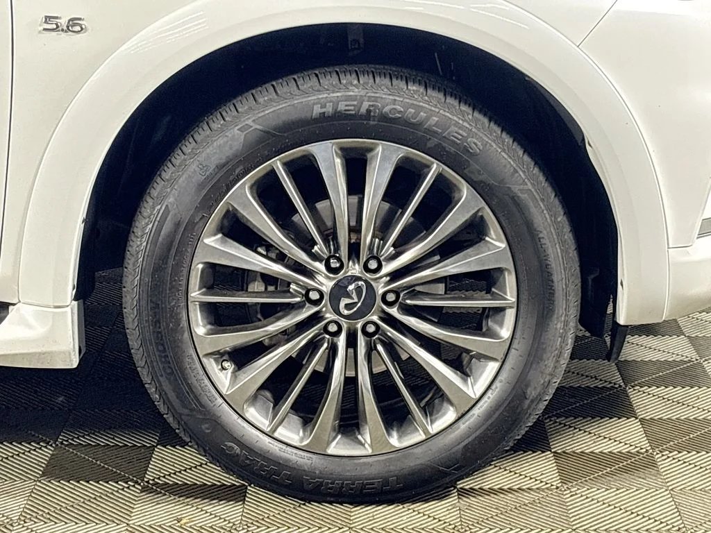 Used 2019 White INFINITI LUXE image 23